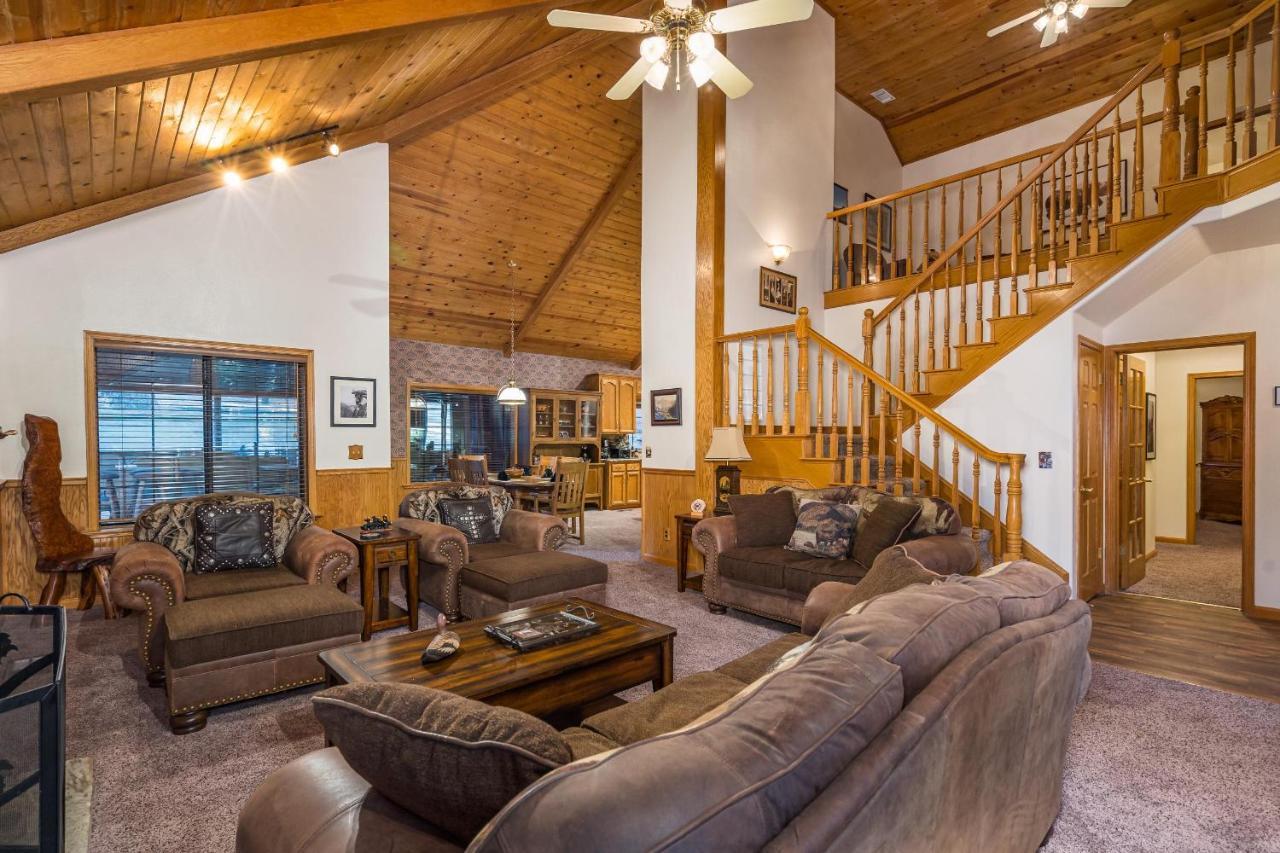 פיש קאמפ Rock Front Lodge מראה חיצוני תמונה